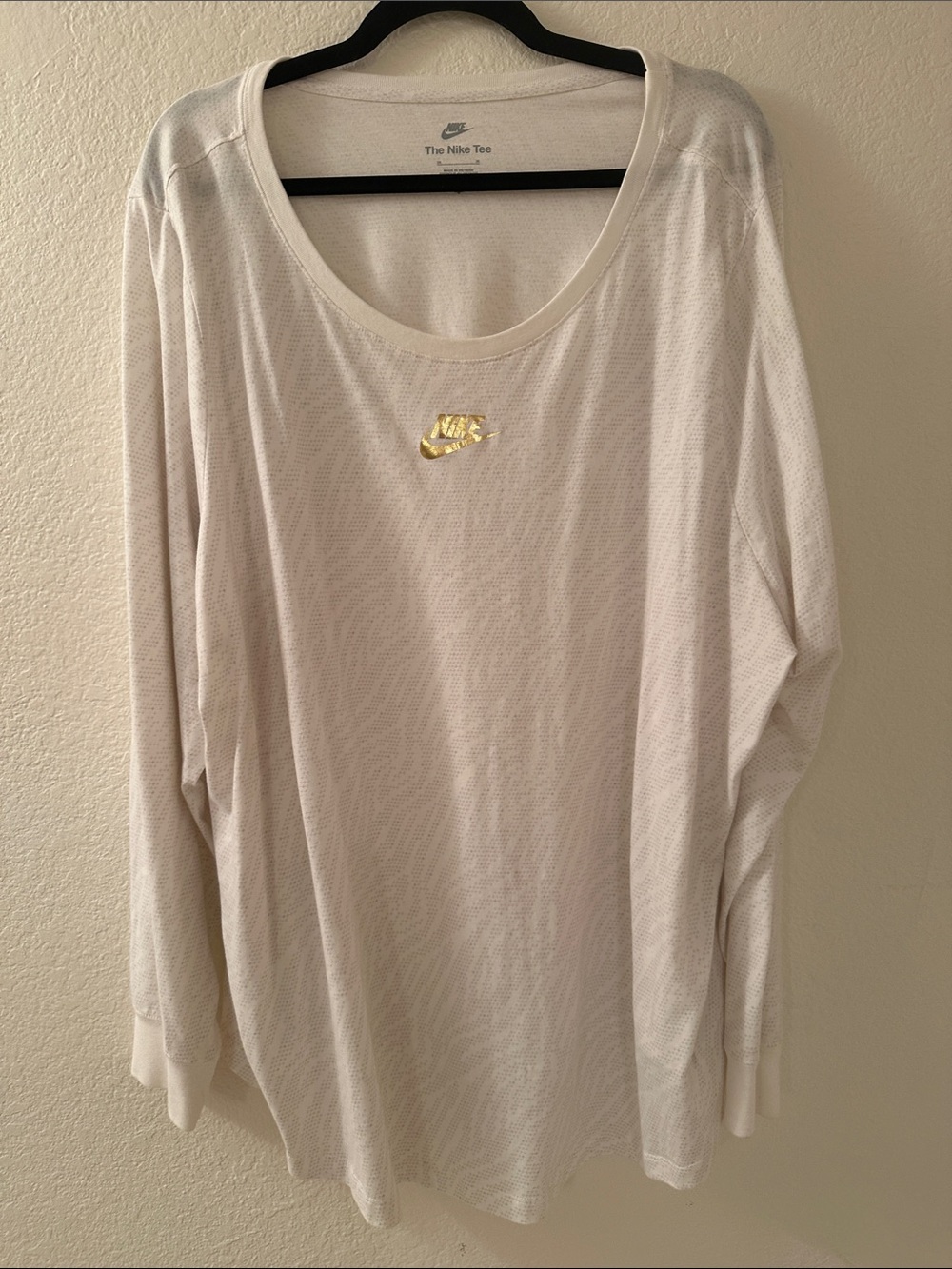 Nike Women’s Long Sleeve Tee in White with Gold Logo